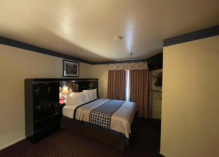 Oakridge Inn
