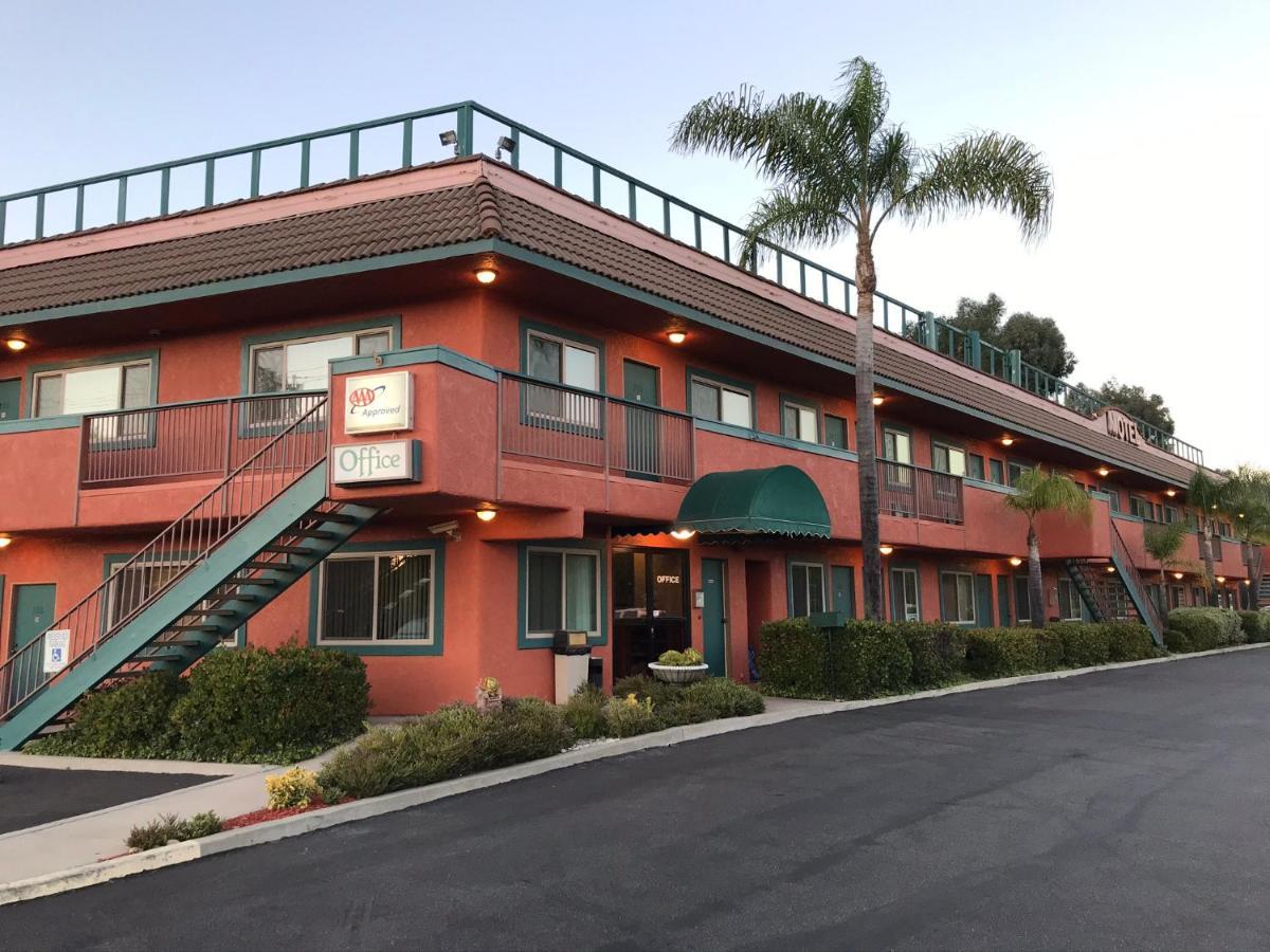 Oakridge Hotel 2*