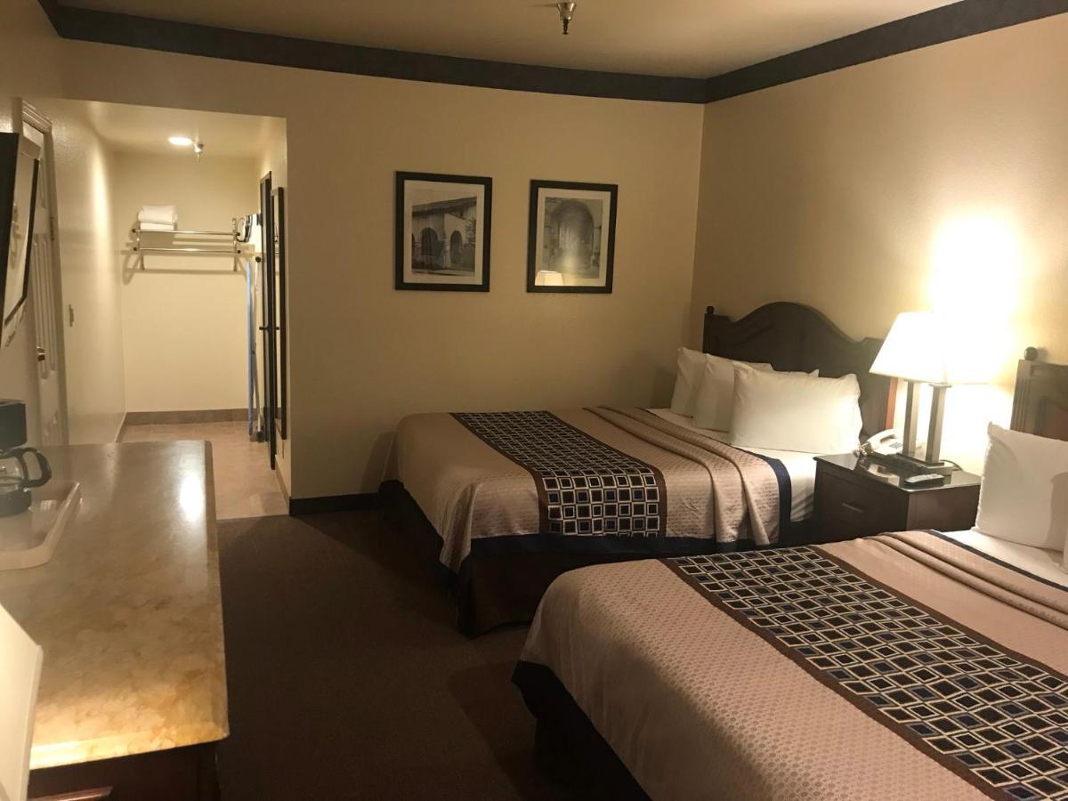 Oakridge Hotel 2*