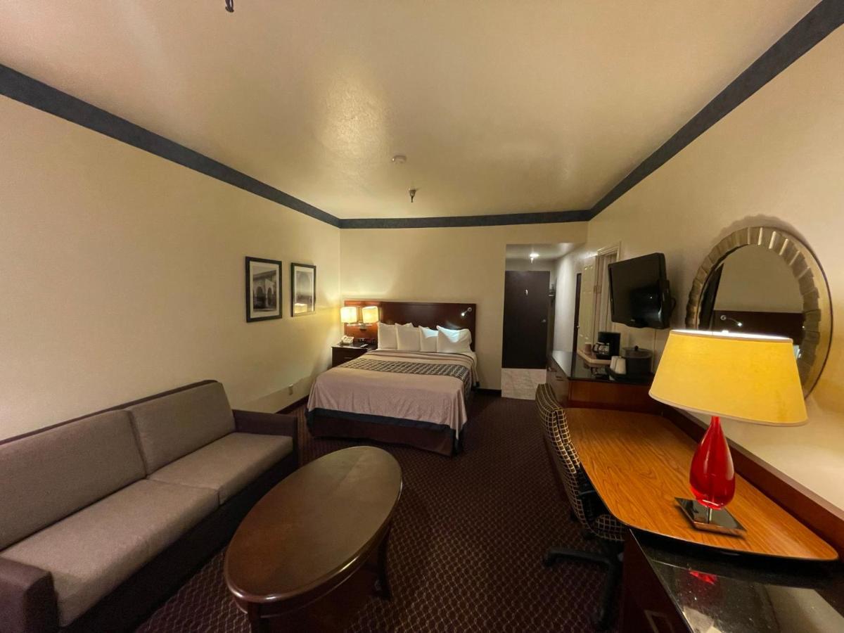 Hotel Oakridge Oak View