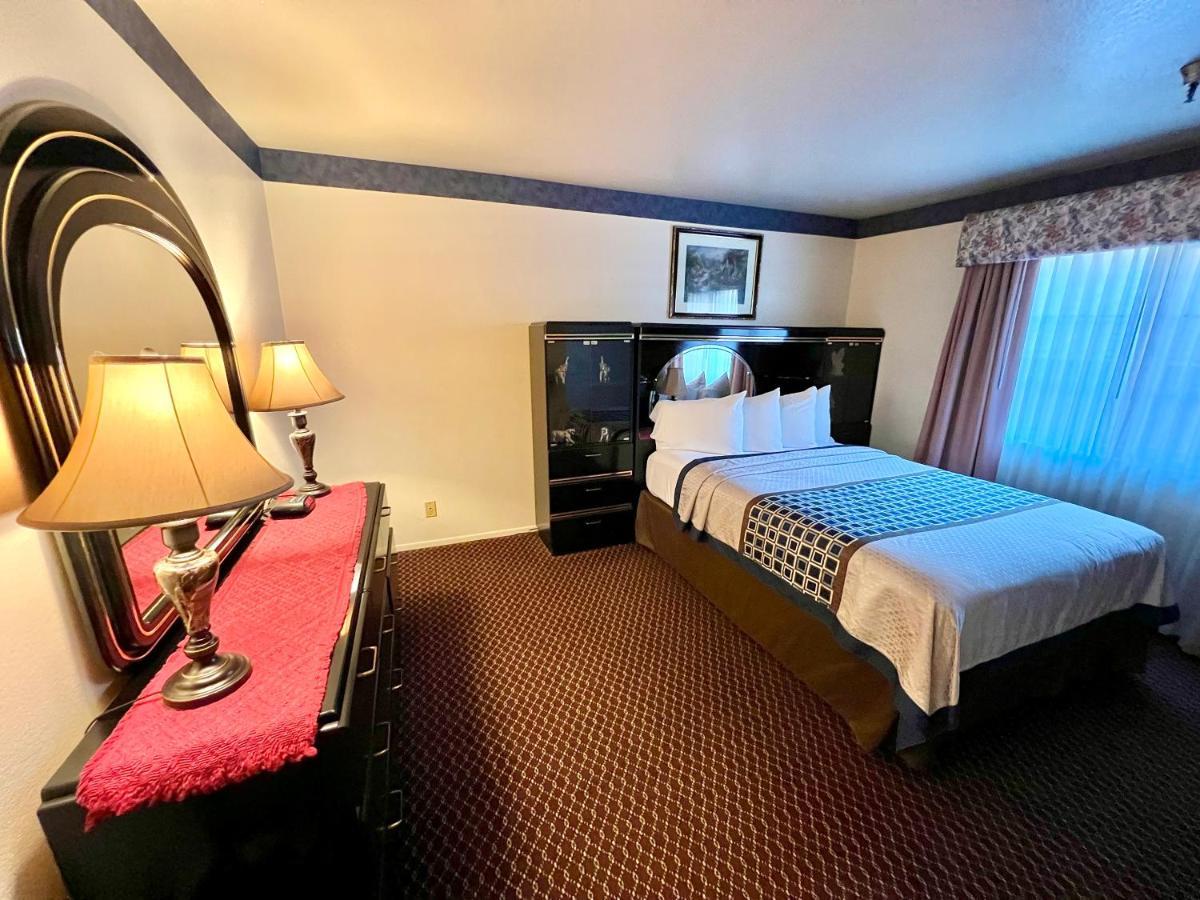 Oakridge Hotel 2*